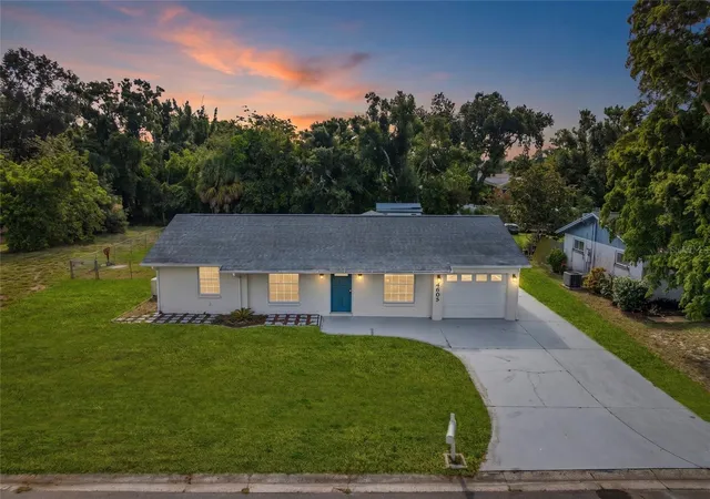 Photo 2 of Single family home for sale at 4603 Atlantic Ave, SARASOTA, FL 34233 | MLS# TB8521542 | Listing updated on 2026-10-05