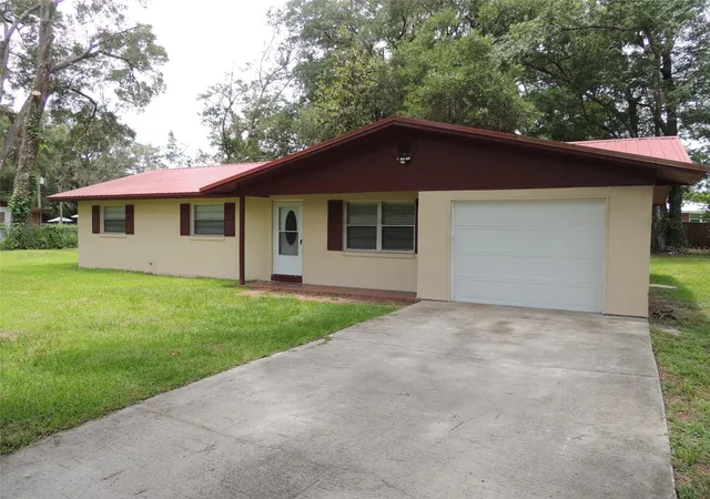 Photo 2 of Single family home for sale at 330 Se 6th Street, Williston, FL 32696 | MLS# OM727097 | Listing updated on 2026-09-14