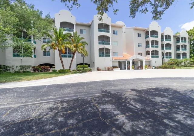Photo 3 of Condo for sale at 3731 Sarasota Sq Blvd #309E, Sarasota, FL 34238 | MLS# A4697685 | Listing updated on 2026-08-27