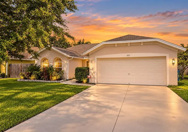 Single family home for sale at 908 45th Street E, BRADENTON, FL 34208 | MLS# TB8521562