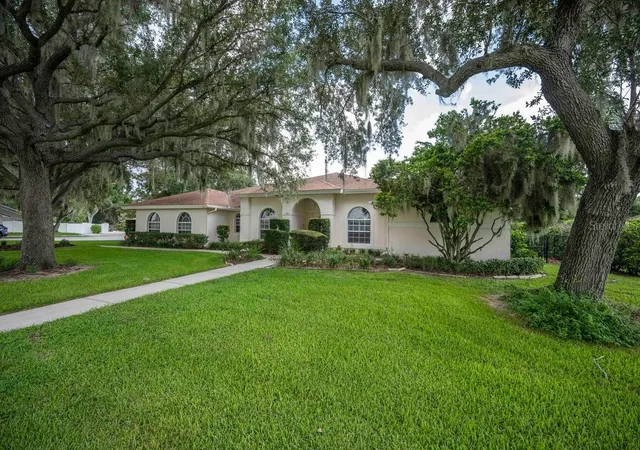 Homes for sale in Mulberry, FL | 120 Woodcrest Ln, Mulberry, FL 33860 | MLS# L4962942