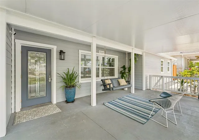 Photo 2 of Single family home for sale at 302 W Comanche Ave, Tampa, FL 33604 | MLS# O6418731 | Listing updated on 2026-09-05