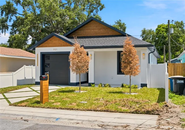 3rd image of 1121 Engman St, Clearwater, FL 33755 | MLS# TB8521585