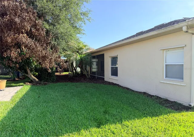 Photo 3 of Single family home for sale at 941 Shorehaven Dr, Kissimmee, FL 34759 | MLS# P4939104 | Listing updated on 2026-08-31