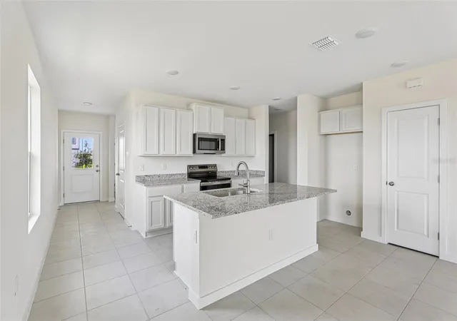 Photo 3 of Sale Pending at 1940 Diamond Head Cir, Haines City, FL 33844 | MLS# O6418742 | Listing updated on 2026-09-30