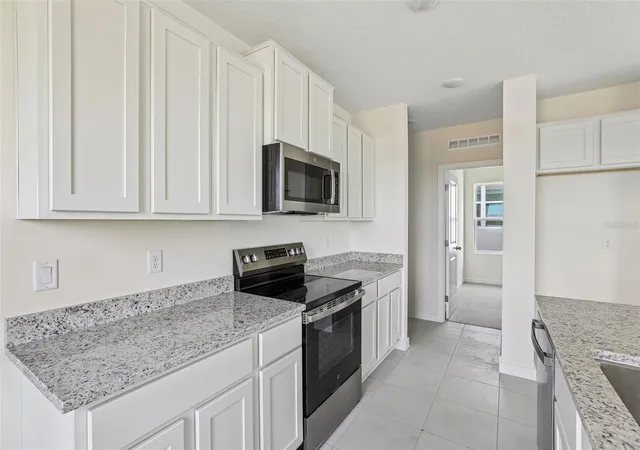 Photo 4 of Sale Pending at 1940 Diamond Head Cir, Haines City, FL 33844 | MLS# O6418742 | Listing updated on 2026-09-30
