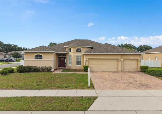 Photo 2 of Single family home for sale at 1642 Chandelle Ln, Winter Garden, FL 34787 | MLS# G5114093 | Listing updated on 2026-08-22