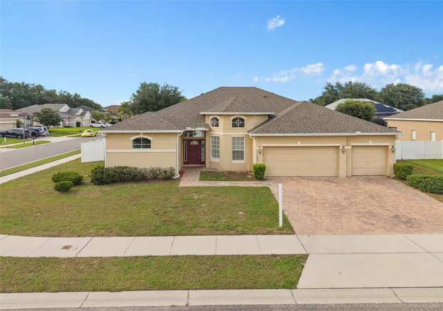 Photo 4 of Single family home for sale at 1642 Chandelle Ln, Winter Garden, FL 34787 | MLS# G5114093 | Listing updated on 2026-08-22