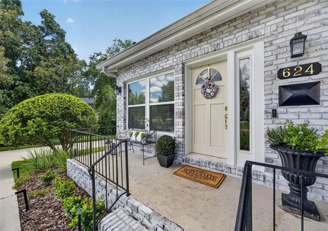 3rd image of 624 Tuscarora Trl, Maitland, FL 32751 | MLS# O6418744