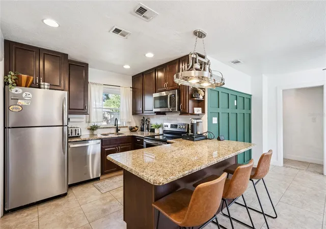 Photo 2 of Single family home for sale at 1909 Fern Cir, Orlando, FL 32803 | MLS# O6418747 | Listing updated on 2026-09-02