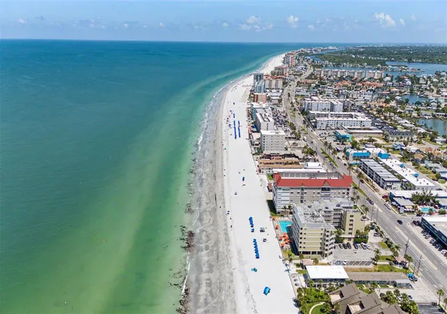 2nd image of 16850 Gulf Blvd, NORTH REDINGTON BEACH, FL 33708