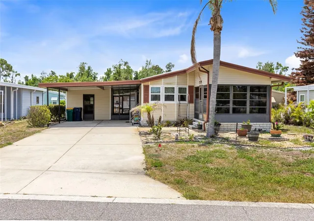 Manufactured home for sale at 3217 Rainbow Rd, TAVARES, FL 32778 | MLS# O6418748