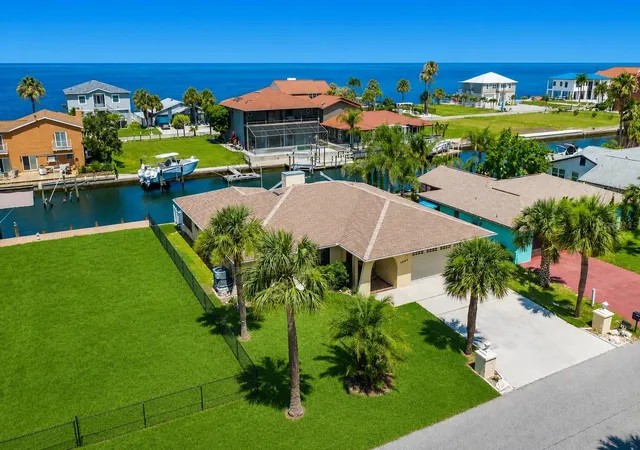 Photo 2 of Single family home for sale at 13525 Claudia Dr, Hudson, FL 34667 | MLS# TB8521609 | Listing updated on 2026-10-08
