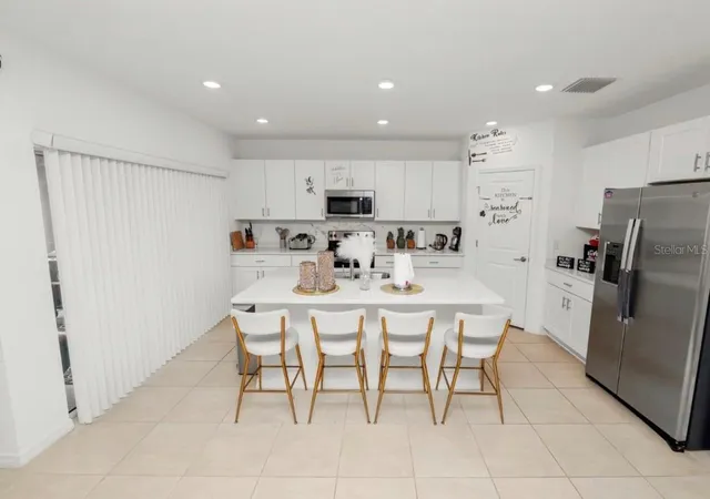 Photo 4 of Single family home for sale at 2039 Rosewood Cir, Lakeland, FL 33810 | MLS# S5152273 | Listing updated on 2026-06-27
