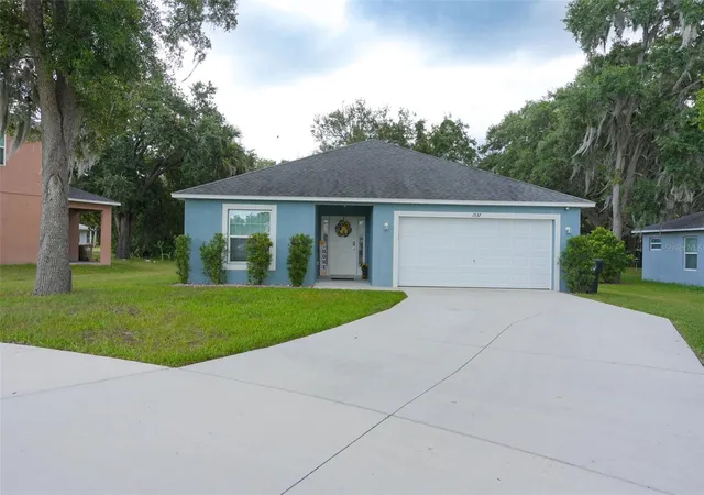 Photo 2 of Single family home for sale at 1537 Baywood Village Ct, Mount Dora, FL 32757 | MLS# O6418756 | Listing updated on 2026-09-05