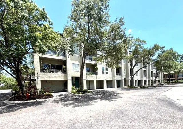2nd image of 716 Promenade Pl, Tampa, FL 33602 | MLS# TB8521621