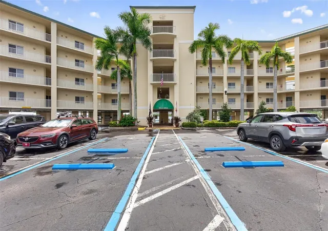 Photo 4 of Condo for sale at 8800 Bay Pines Blvd #216, Saint Petersburg, FL 33709 | MLS# TB8521631 | Listing updated on 2026-08-21