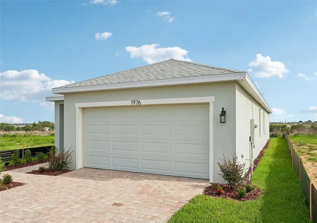 Photo 2 of Sale Pending at 1976 Diamond Head Cir, Haines City, FL 33844 | MLS# O6418785 | Listing updated on 2026-08-31