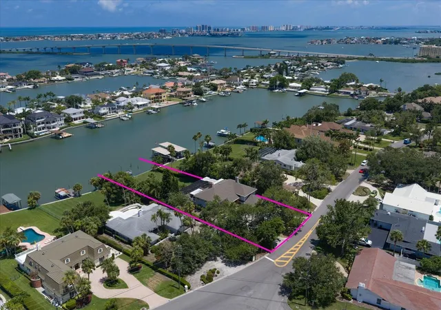 3rd image of 220 Harbor View Ln, Largo, FL 33770 | MLS# TB8521648