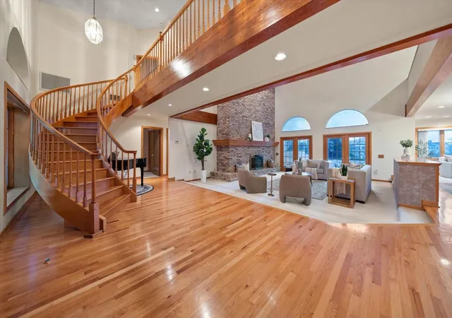 5th image of 220 Harbor View Ln, Largo, FL 33770 | MLS# TB8521648