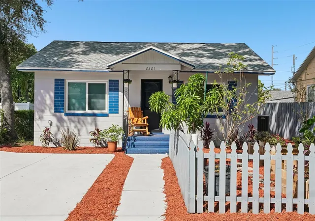 Photo 3 of Single family home for sale at 2221 8th Avenue N, Saint Petersburg, FL 33713 | MLS# TB8521652 | Listing updated on 2026-10-22