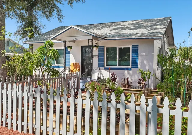 Photo 3 of Single family home for sale at 2221 8th Avenue N, Saint Petersburg, FL 33713 | MLS# TB8521652 | Listing updated on 2026-10-22