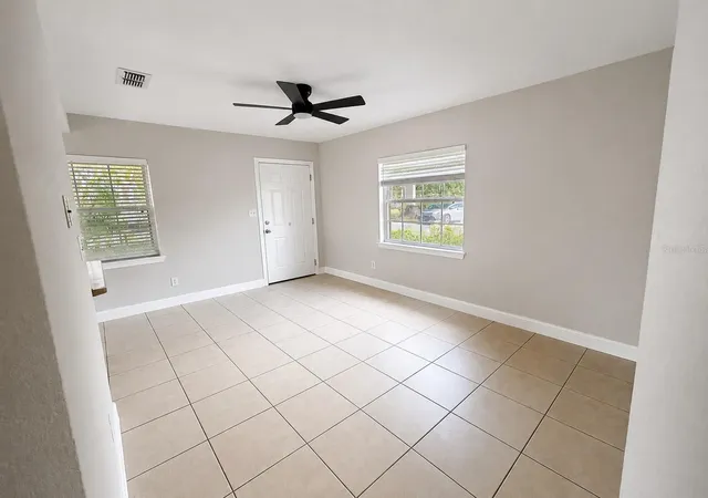 Listing Photo 5 - Condo for sale in building located at 2266 Raeford Rd, ORLANDO, FL 32806 - Unit #A6