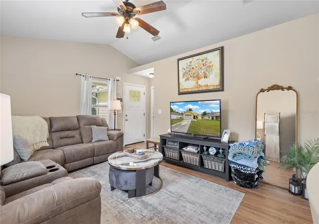 Homes for sale in Chiefland, FL | 308 Sw 2nd Ave, Chiefland, FL 32626 | MLS# GC541366