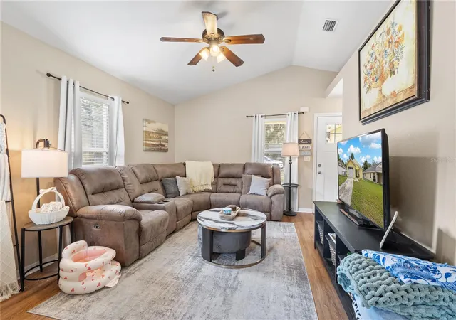 Homes for sale in Chiefland, FL | 308 Sw 2Nd Ave, Chiefland, FL 32626 | MLS# GC541366