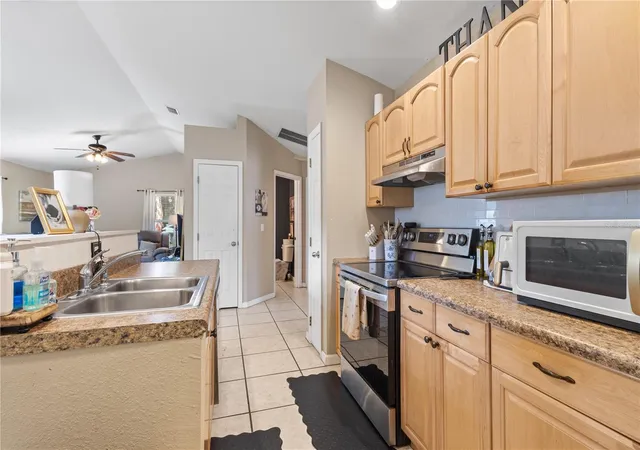Homes for sale in Chiefland, FL | 308 Sw 2Nd Ave, Chiefland, FL 32626 | MLS# GC541366