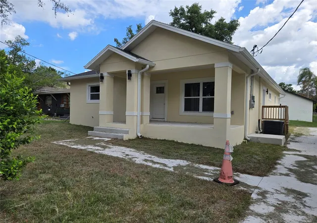 Single family home for sale at 704 E Orchid Ave, Tampa, FL 33612 | MLS# TB8521660 | Listing updated on 2026-08-31