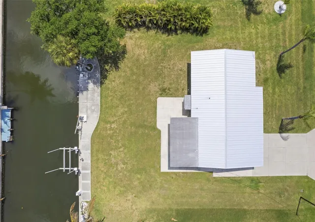 5th image of 10451 Marion St, Englewood, FL 34224 | MLS# N6144787