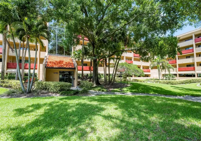Photo 4 of Condo for sale at 3062 Eastland Blvd #406, Clearwater, FL 33761 | MLS# TB8521671 | Listing updated on 2026-07-30
