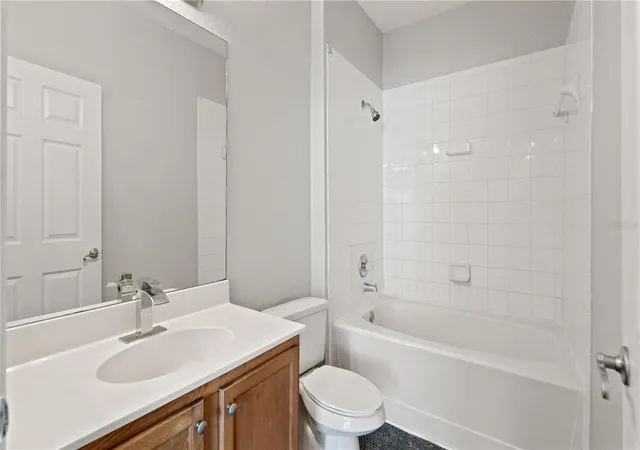 Listing Photo 5 - Condo for sale in building located at 2586 Grand Central Pkwy, ORLANDO, FL 32839 - Unit #3
