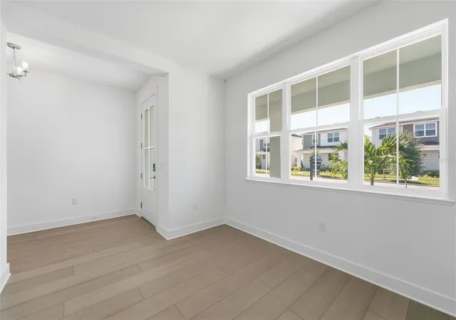 Photo 4 of Single family home for sale at 1527 Ridgeback Ln, Apopka, FL 32703 | MLS# O6418816 | Listing updated on 2026-10-04
