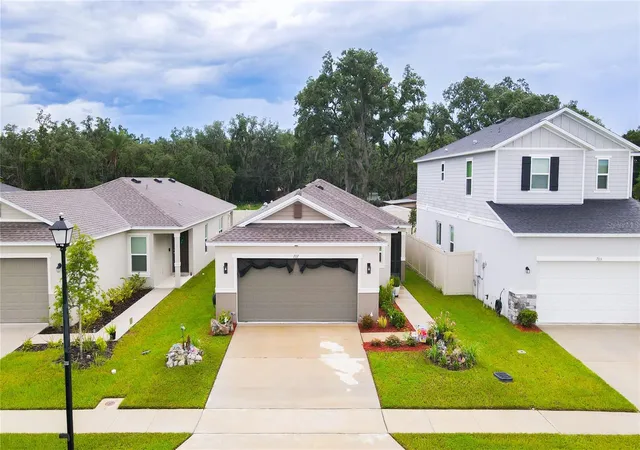 Photo 1 of Single family home for sale at 707 Chestnut Ln, Auburndale, FL 33823 | MLS# S5152283 | Listing updated on 2026-06-25
