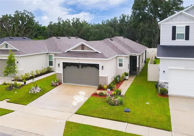 Photo 4 of Single family home for sale at 707 Chestnut Ln, Auburndale, FL 33823 | MLS# S5152283 | Listing updated on 2026-06-25