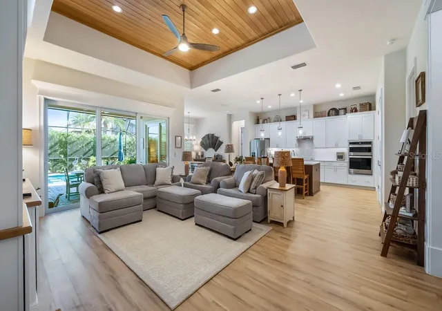 Photo 3 of Single family home for sale at 4008 Pinnacle Pl Ct, Lady Lake, FL 32159 | MLS# G5114118 | Listing updated on 2026-09-04