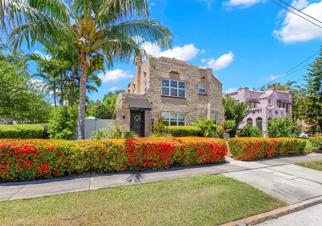Photo 1 of Single family home for sale at 1125 11th Avenue N, Saint Petersburg, FL 33705 | MLS# TB8521711 | Listing updated on 2026-10-28
