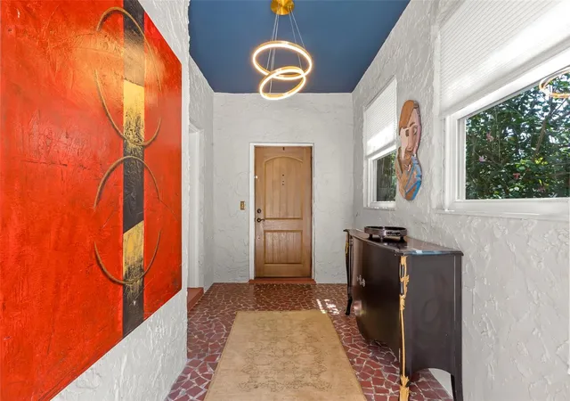 Photo 3 of Single family home for sale at 1125 11th Avenue N, Saint Petersburg, FL 33705 | MLS# TB8521711 | Listing updated on 2026-10-28
