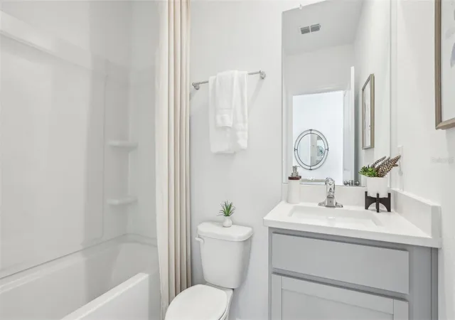 image of 1633 Sourwood Dr, Ruskin, FL 33570 | MLS# TB8521717
