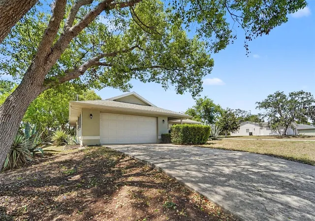 Photo 2 of Single family home for sale at 10161 Heathcliff St, Spring Hill, FL 34608 | MLS# O6418850 | Listing updated on 2026-10-15