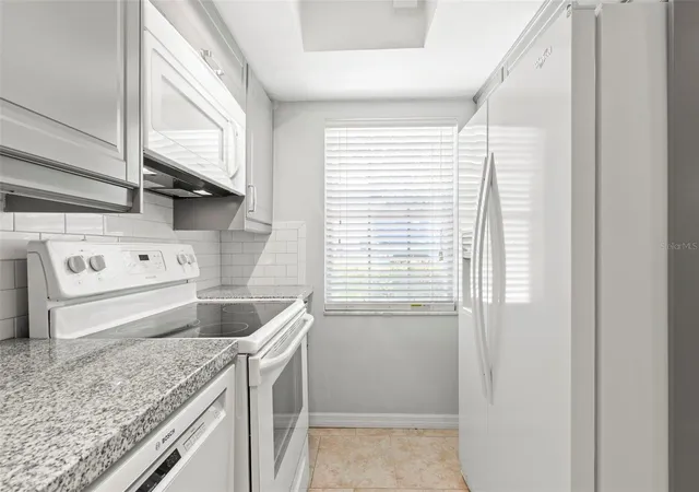 3rd image of 400 Glennes Ln #107, Dunedin, FL 34698 | MLS# TB8521771