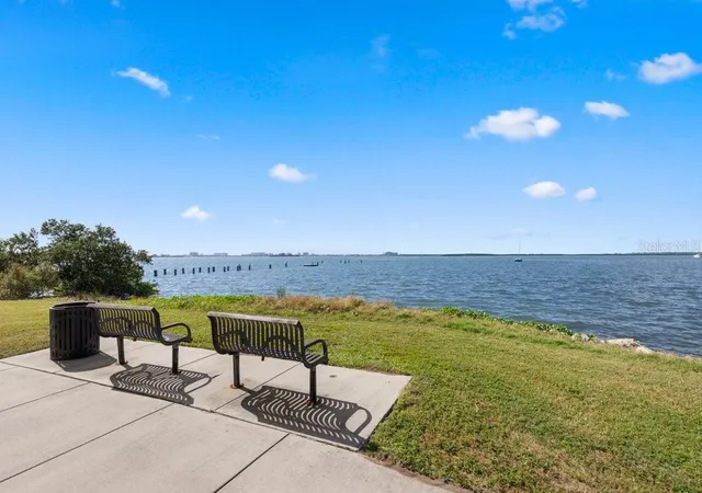 2nd image of 400 Glennes Ln, DUNEDIN, FL 34698