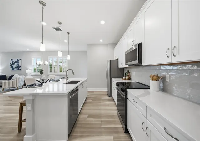 4th image of 31887 Anchor Point Dr, Wesley Chapel, FL 33545 | MLS# TB8521772
