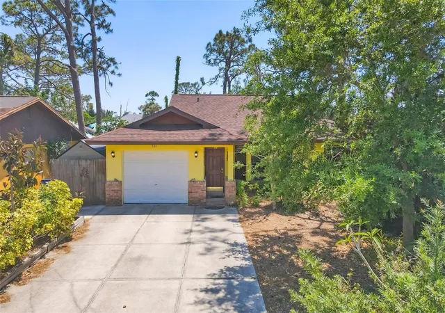 5th image of 521 Artists Ave, Englewood, FL 34223 | MLS# D6147866