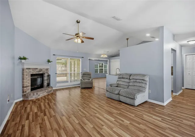 3rd image of 11624 Nw 13Th Ln, Gainesville, FL 32606 | MLS# GC541369
