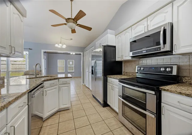4th image of 11624 Nw 13Th Ln, Gainesville, FL 32606 | MLS# GC541369