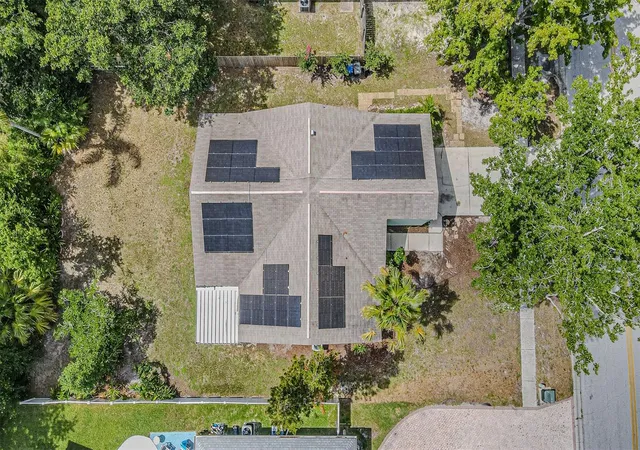 Homes for sale in Lutz, FL | 18425 Swan Lake Dr, Lutz, FL 33549 | MLS# TB8521778