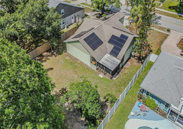 Homes for sale in Lutz, FL | 18425 Swan Lake Dr, Lutz, FL 33549 | MLS# TB8521778